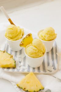pineapples sorbet in white cups